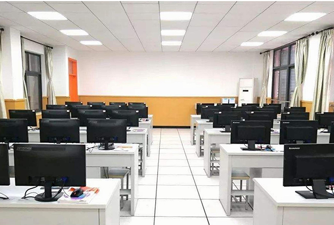 中小學LED專用護眼（yǎn）教（jiāo）室燈（dēng）全（quán）校解決方案