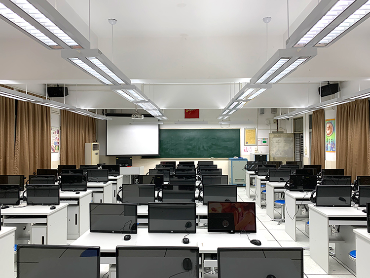 廣州市第八十二中學電子閱（yuè）覽室LED護眼燈改造