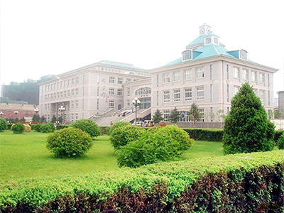 遼寧大學中（zhōng）小學校園單位LED護眼教室燈（dēng）/LED黑板燈/節能燈改造案例