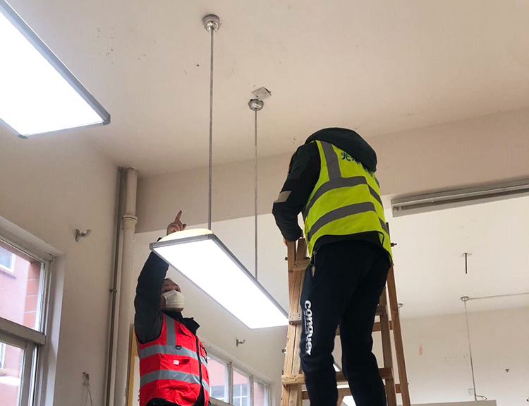 教室專（zhuān）用燈安裝流（liú）程